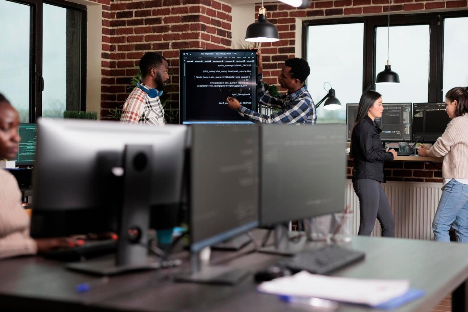 Процесс разработки игры в Unity с кодом и визуализацией